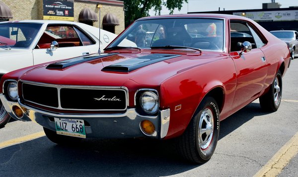 Bien choisir la location d'un utilitaire 20m3 avec hayon pour un déménagement efficace